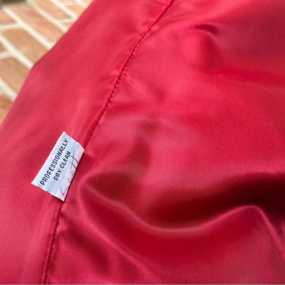 Red tailored vintage wool peacoat with matching scarf. Aprox size Medium - Picture 11 of 11